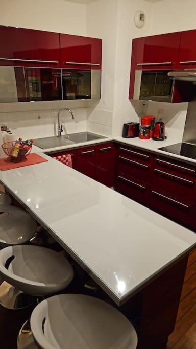 Joli Appartement Avec Jardin Et 2 Parkings Prives Argenteuil Bagian luar foto