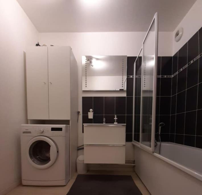 Joli Appartement Avec Jardin Et 2 Parkings Prives Argenteuil Bagian luar foto