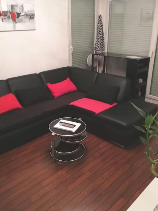 Joli Appartement Avec Jardin Et 2 Parkings Prives Argenteuil Bagian luar foto